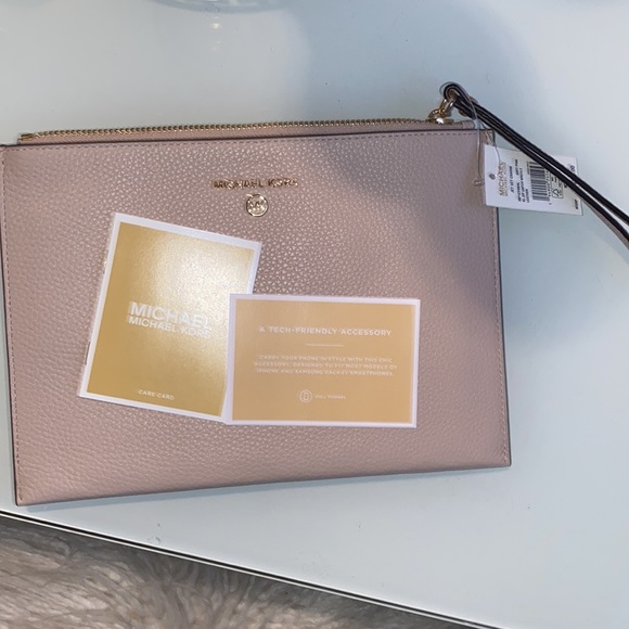 🔥Michael Kors clutch wristlet🔥 - Picture 5 of 6